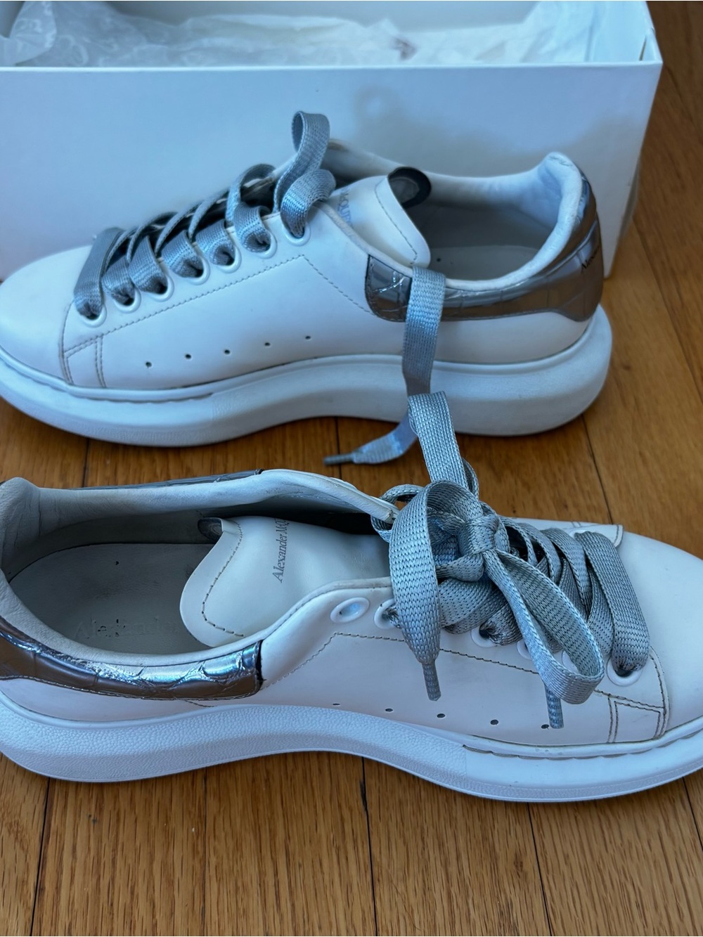 Alexander McQUEEN White Leather Platform Sneaker with Silver Accents - Picture 7 of 9